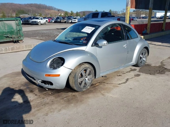 2006 Volkswagen New Beetle Coupe with VIN 3VWRG31CX6M406075, listed as a IAAI auction lot 41799188 with 88,271 mi miles. Bid and sale history available at carsss.com. Image 2.
