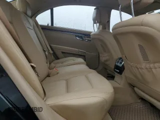 2010 Mercedes-Benz S 550 z VIN WDDNG8GB9AA335198, wystawiony jako Copart lot #57104175 z przebiegiem 43 121 mil mil oraz Szkody całkowita. Historia ofert i sprzedaży dostępna na DreamBid. Obrazek 10.