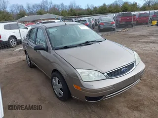 2005 Ford Focus S with VIN 1FAHP34N35W144951, listed as a IAAI auction lot 41880459 with 141,333 mi miles and . Bid and sale history available at carsss.com. Image 1.