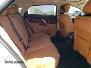2019 Jaguar XJ Portfolio with VIN SAJWA2G72K8W21087, listed as a Copart auction lot 66017344 with 22,671 mi miles and Salvage Title. Bid and sale history available at DreamBid. Image 10.