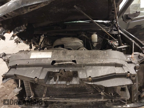 2010 Chevrolet Tahoe LT z VIN 1GNUKBE04AR231293, wystawiony jako IAAI lot #41742745 z przebiegiem Nie podano mil oraz . Historia ofert i sprzedaży dostępna na DreamBid. Obrazek 10.