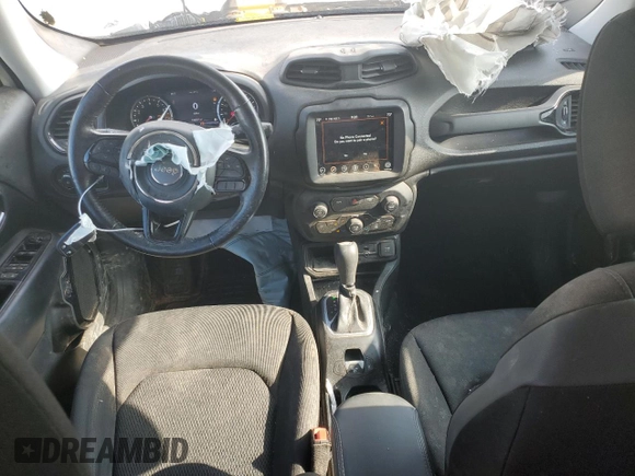 2020 Jeep Renegade Altitude with VIN ZACNJABB2LPL31651, listed as a Copart auction lot 68402614 with 135,031 mi miles and Salvage Title. Bid and sale history available at DreamBid. Image 8.