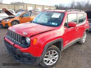 2015 Jeep Renegade Latitude with VIN ZACCJBBT4FPC35985, listed as a IAAI auction lot 41207825 with 123,643 mi miles. Bid and sale history available at carsss.com. Image 18.