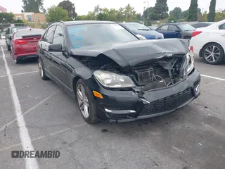 2014 Mercedes-Benz C 250 Sport с VIN WDDGF4HB8EA940242, выставлен на аукционе IAAI как лот 42661812 с пробегом 167 902 миль миль и . История ставок и продаж доступна на DreamBid. Изображение 1.