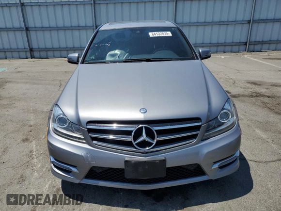 2014 Mercedes-Benz C 350 Sport с VIN WDDGF5HB3EA946049, выставлен на аукционе Copart как лот 64132535 с пробегом 122 937 миль миль и Списание • Salvage title. История ставок и продаж доступна на DreamBid. Изображение 5.