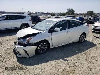 2020 Toyota Prius L Eco with VIN JTDKARFU6L3124832, listed as a Copart auction lot 60941025 with 42,646 mi miles and Salvage title. Bid and sale history available at DreamBid. Image 1.