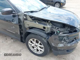2014 Jeep Cherokee Latitude with VIN 1C4PJLCB6EW186576, listed as a IAAI auction lot 42099422 with 117,681 mi miles and . Bid and sale history available at DreamBid. Image 6.
