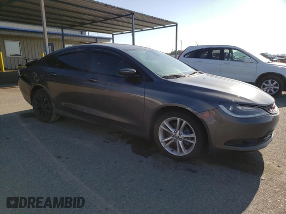 2015 Chrysler 200 S z VIN 1C3CCCBB1FN674775, wystawiony jako Copart lot #54410395 z przebiegiem 160 154 mil mil oraz Szkoda całkowita • Salvage title. Historia ofert i sprzedaży dostępna na DreamBid. Obrazek 4.