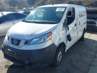 2019 Nissan NV200 S z VIN 3N6CM0KN7KK707373, wystawiony jako IAAI lot #41651930 z przebiegiem 64 107 mil mil oraz . Historia ofert i sprzedaży dostępna na DreamBid. Obrazek 2.