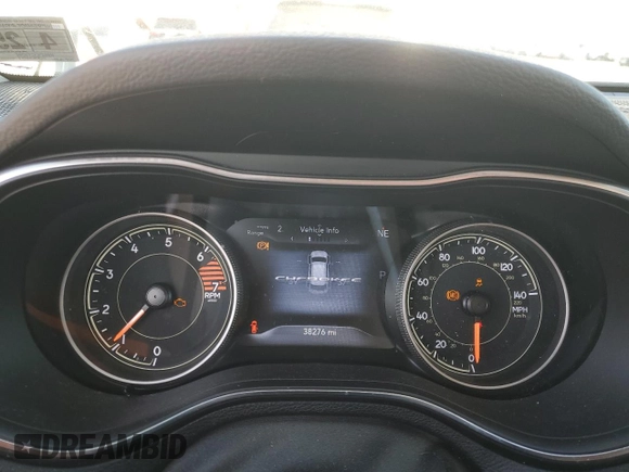 2020 Jeep Cherokee Limited with VIN 1C4PJLDB8LD631830, listed as a Copart auction lot 47124705 with 38,276 mi miles and Salvage Title. Bid and sale history available at carsss.com. Image 9.