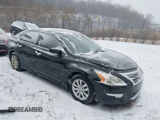2015 Nissan Altima 2.5 S with VIN 1N4AL3AP3FC583525, listed as a IAAI auction lot 41572153 with 94,172 mi miles. Bid and sale history available at carsss.com. Image 1.