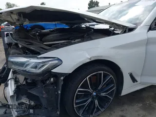 2021 BMW 5 Series 540i z VIN WBA53BJ07MWW92703, wystawiony jako IAAI lot #41868430 z przebiegiem Nie podano mil oraz . Historia ofert i sprzedaży dostępna na DreamBid. Obrazek 17.