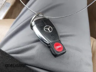 2010 Mercedes-Benz S 550 with VIN WDDNG8GB7AA329979, listed as a IAAI auction lot 41783705 with 124,126 mi miles and . Bid and sale history available at DreamBid. Image 11.