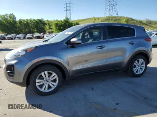2018 Kia Sportage LX z VIN KNDPMCAC8J7330264, wystawiony jako Copart lot #61582275 z przebiegiem 93 201 mil mil oraz Czysty tytuł • Clean title. Historia ofert i sprzedaży dostępna na DreamBid. Obrazek 1.