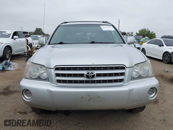 2002 Toyota Highlander z VIN JTEGD21A520038487, wystawiony jako IAAI lot #42360225 z przebiegiem 163 470 mil mil oraz . Historia ofert i sprzedaży dostępna na DreamBid. Obrazek 12.