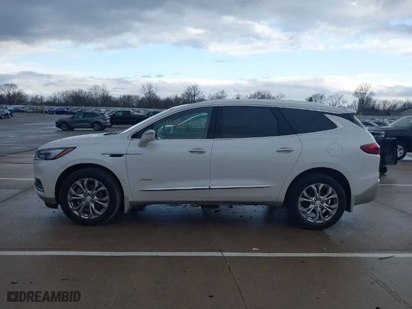 2018 Buick Enclave Avenir with VIN 5GAEVCKW0JJ272314, listed as a IAAI auction lot 41722471 with NaN miles. Bid and sale history available at carsss.com. Image 14.