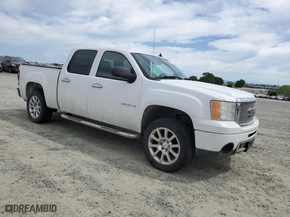 2007 GMC Sierra Denali with VIN 2GTEK638571677712, listed as a Copart auction lot 52775725 with 212,901 mi miles and Clean Title. Bid and sale history available at carsss.com. Image 4.