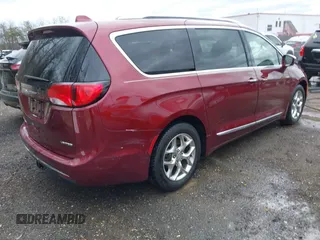 2018 Chrysler Pacifica Limited z VIN 2C4RC1GG3JR171887, wystawiony jako IAAI lot #41734542 z przebiegiem 116 041 mil mil oraz . Historia ofert i sprzedaży dostępna na DreamBid. Obrazek 4.