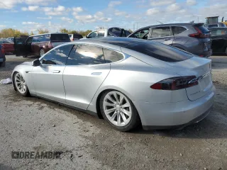 2015 Tesla Model S 85D with VIN 5YJSA1H2XFFP73196, listed as a Copart auction lot 75903524 with Not Provided miles and Salvage Title. Bid and sale history available at carsss.com. Image 2.