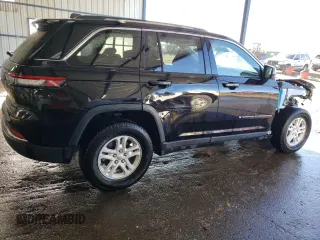 2024 Jeep Grand Cherokee Laredo with VIN 1C4RJHAG0RC700496, listed as a Copart auction lot 88449625 with 32,049 mi miles and Clean title. Bid and sale history available at DreamBid. Image 3.