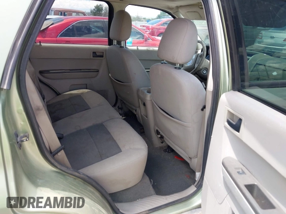 2008 Ford Escape Hybrid z VIN 1FMCU59HX8KB98122, wystawiony jako IAAI lot #42650207 z przebiegiem 138 757 mil mil oraz . Historia ofert i sprzedaży dostępna na DreamBid. Obrazek 8.