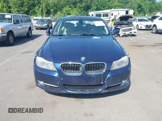 2011 BMW 3 Series 335i xDrive z VIN WBAPL5G53BNN22645, wystawiony jako IAAI lot #42505727 z przebiegiem 136 518 mil mil oraz . Historia ofert i sprzedaży dostępna na DreamBid. Obrazek 12.