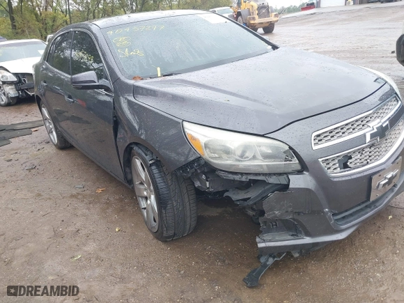 2013 Chevrolet Malibu LTZ with VIN 1G11H5SA1DF286288, listed as a IAAI auction lot 40457277 with 216,703 mi miles. Bid and sale history available at carsss.com. Image 6.