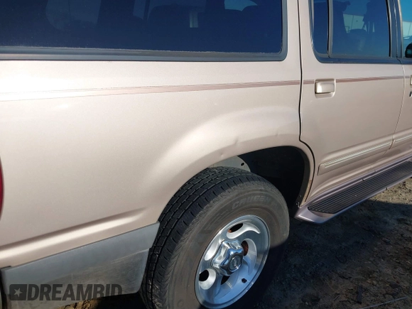 1998 Ford Explorer z VIN 1FMZU32X6WUC61508, wystawiony jako IAAI lot #41501015 z przebiegiem 240 310 mil mil oraz . Historia ofert i sprzedaży dostępna na DreamBid. Obrazek 18.