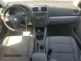 2005 Volkswagen Jetta 2.5L z VIN 3VWRG71K95M619046, wystawiony jako Copart lot #63351685 z przebiegiem 95 052 mil mil oraz Czysty tytuł • Clean title. Historia ofert i sprzedaży dostępna na DreamBid. Obrazek 8.