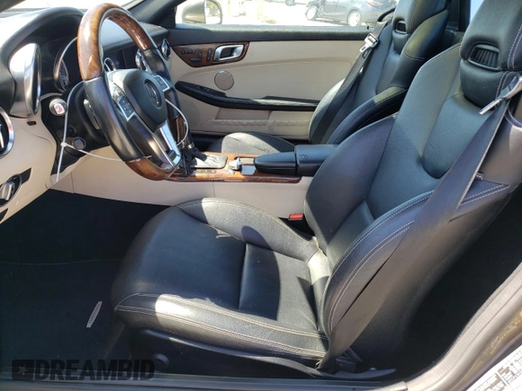 2013 Mercedes-Benz SLK 350 с VIN WDDPK5HA8DF055047, выставлен на аукционе Copart как лот 71205934 с пробегом 69 064 миль миль и Чистый • Clean title. История ставок и продаж доступна на DreamBid. Изображение 7.