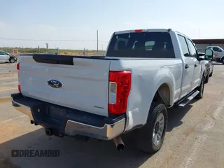 2019 Ford F-250 XL with VIN 1FT7W2B65KED74071, listed as a IAAI auction lot 42505692 with 197,880 mi miles and . Bid and sale history available at DreamBid. Image 4.
