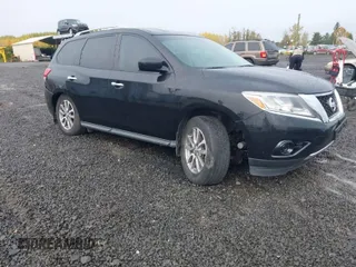 2015 Nissan Pathfinder SV with VIN 5N1AR2MN8FC706485, listed as a IAAI auction lot 40790335 with 123,342 mi miles. Bid and sale history available at carsss.com. Image 1.