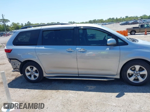 2018 Toyota Sienna LE Auto Access Seat with VIN 5TDKZ3DC0JS940186, listed as a IAAI auction lot 41991827 with 80,071 mi miles and . Bid and sale history available at DreamBid. Image 14.