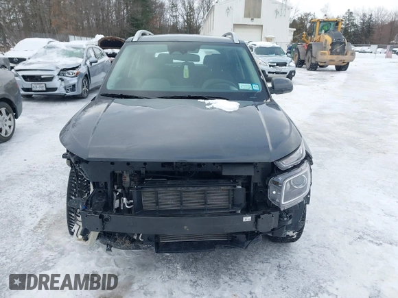 2024 Hyundai Venue SEL z VIN KMHRC8A39RU317444, wystawiony jako IAAI lot #41596048 z przebiegiem 8 619 mil mil oraz . Historia ofert i sprzedaży dostępna na DreamBid. Obrazek 12.