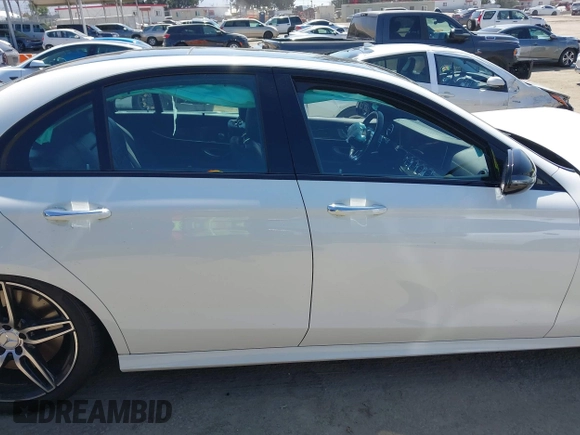 2019 Mercedes-Benz E 53 AMG with VIN WDDZF6BBXKA493065, listed as a IAAI auction lot 42519867 with 53,105 mi miles and . Bid and sale history available at DreamBid. Image 12.