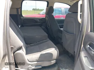 2007 Chevrolet Suburban LT with VIN 1GNFC16J27J200946, listed as a IAAI auction lot 42745650 with Not provided miles and . Bid and sale history available at DreamBid. Image 8.