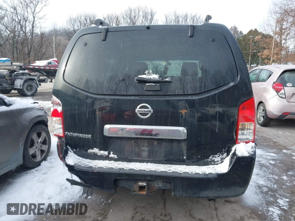 2005 Nissan Pathfinder SE with VIN 5N1AR18U85C756782, listed as a IAAI auction lot 41278886 with 209,555 mi miles. Bid and sale history available at carsss.com. Image 17.