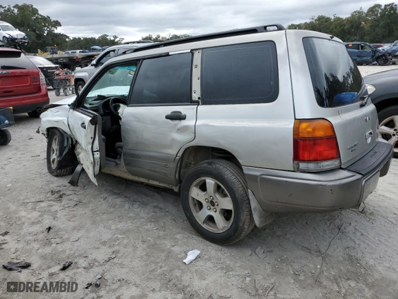 2000 Subaru Forester S with VIN JF1SF655XYH702800, listed as a Copart auction lot 84628774 with 0 mi miles and Salvage Title. Bid and sale history available at carsss.com. Image 2.
