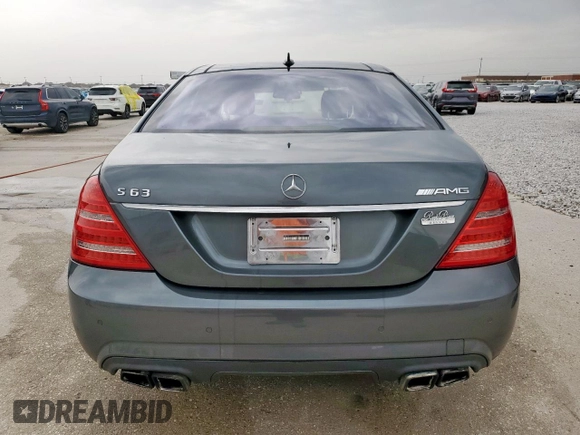 2012 Mercedes-Benz S 63 AMG z VIN WDDNG7EB1CA435991, wystawiony jako Copart lot #57146435 z przebiegiem 117 647 mil mil oraz Szkoda całkowita • Salvage title. Historia ofert i sprzedaży dostępna na DreamBid. Obrazek 6.