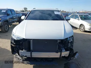 2024 Audi Q8 Premium Plus z VIN WA1BVBF19RD018552, wystawiony jako IAAI lot #41857441 z przebiegiem 3 188 mil mil oraz . Historia ofert i sprzedaży dostępna na DreamBid. Obrazek 13.