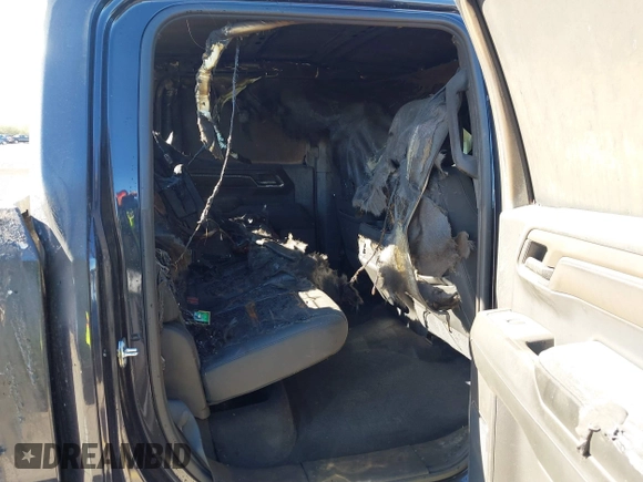 2024 Chevrolet Silverado 1500 LTZ with VIN 2GCUDGED0R1129626, listed as a IAAI auction lot 41243975 with 7,971 mi miles and . Bid and sale history available at DreamBid. Image 8.
