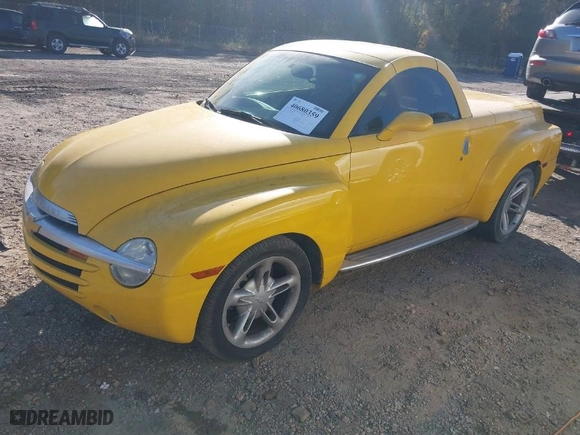 2004 Chevrolet SSR LS with VIN 1GCES14P24B109650, listed as a IAAI auction lot 40680359 with 28,279 mi miles. Bid and sale history available at carsss.com. Image 2.