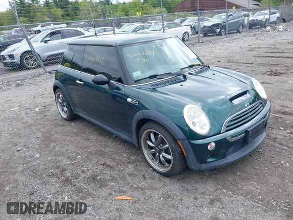 2003 MINI Hardtop S z VIN WMWRE33423TD67347, wystawiony jako IAAI lot #42267289 z przebiegiem 79 740 mil mil oraz . Historia ofert i sprzedaży dostępna na DreamBid. Obrazek 1.
