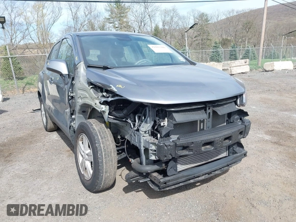 2020 Chevrolet Trax LS with VIN 3GNCJKSB2LL326823, listed as a IAAI auction lot 42103386 with 33,241 mi miles and . Bid and sale history available at carsss.com. Image 18.
