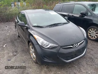 2013 Hyundai Elantra GLS z VIN KMHDH4AE8DU016761, wystawiony jako IAAI lot #42449232 z przebiegiem 114 491 mil mil oraz . Historia ofert i sprzedaży dostępna na DreamBid. Obrazek 1.