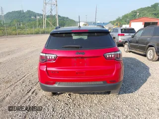 2024 Jeep Compass Latitude with VIN 3C4NJDBN8RT592122, listed as a IAAI auction lot 42375753 with 8,187 mi miles and . Bid and sale history available at DreamBid. Image 16.