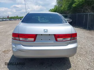 2004 Honda Accord LX z VIN 1HGCM56394A165708, wystawiony jako IAAI lot #42348218 z przebiegiem 225 699 mil mil oraz . Historia ofert i sprzedaży dostępna na DreamBid. Obrazek 16.