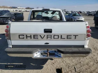 1996 Chevrolet Silverado 1500 with VIN 1GCEC14R1TZ185395, listed as a Copart auction lot 42244085 with 545,084 mi miles and Salvage Title. Bid and sale history available at DreamBid. Image 6.