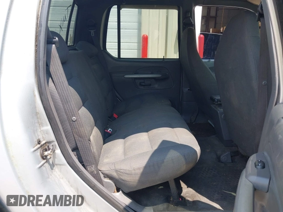 2001 Ford Explorer Sport Trac with VIN 1FMZU67E81UB83623, listed as a IAAI auction lot 42412535 with 287,350 mi miles and . Bid and sale history available at DreamBid. Image 8.