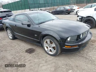 2006 Ford Mustang GT Deluxe with VIN 1ZVHT82H965112395, listed as a IAAI auction lot 41895837 with 89,804 mi miles and . Bid and sale history available at carsss.com. Image 1.